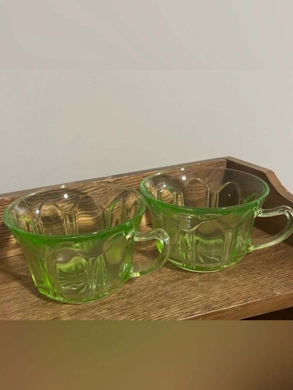 🌸 EUC Vintage Colonial Glass Knife and Fork Design Cups, Depression Glass